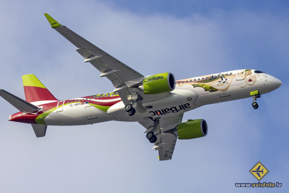 Airbus A220-300